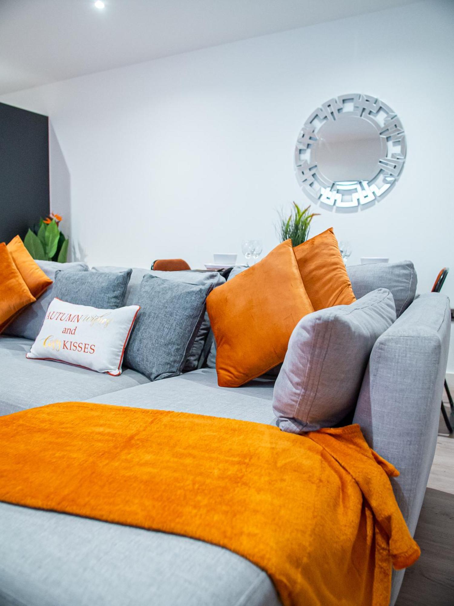 2-Bedroom With Breathtaking Views In Holmfirth Village, Huddersfield Buitenkant foto